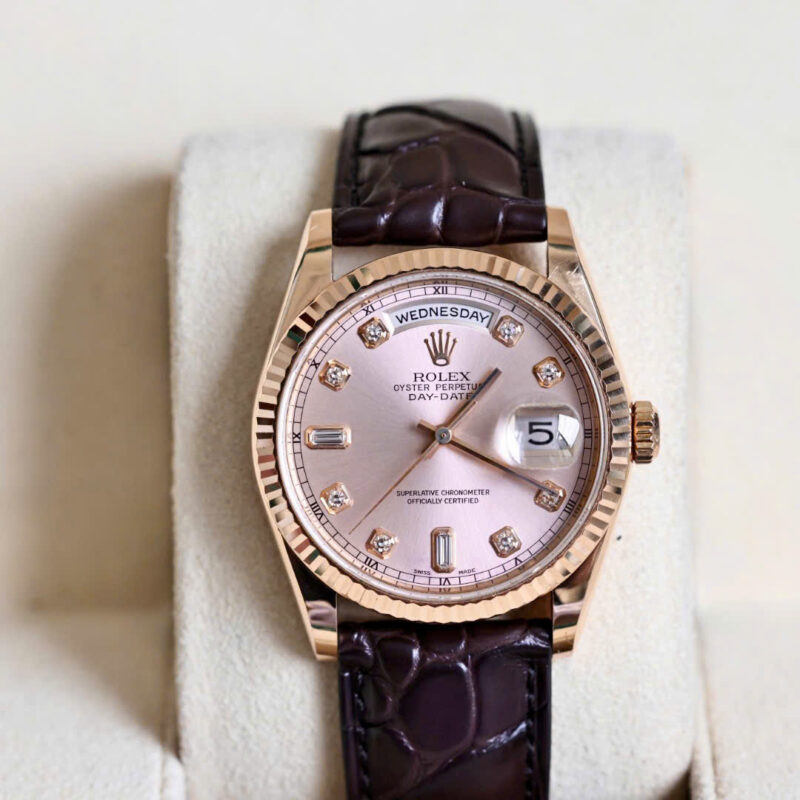 Đồng Hồ Rolex Day-Date 118235 Mặt Số Hồng Nạm Kim Cương Size 36mm